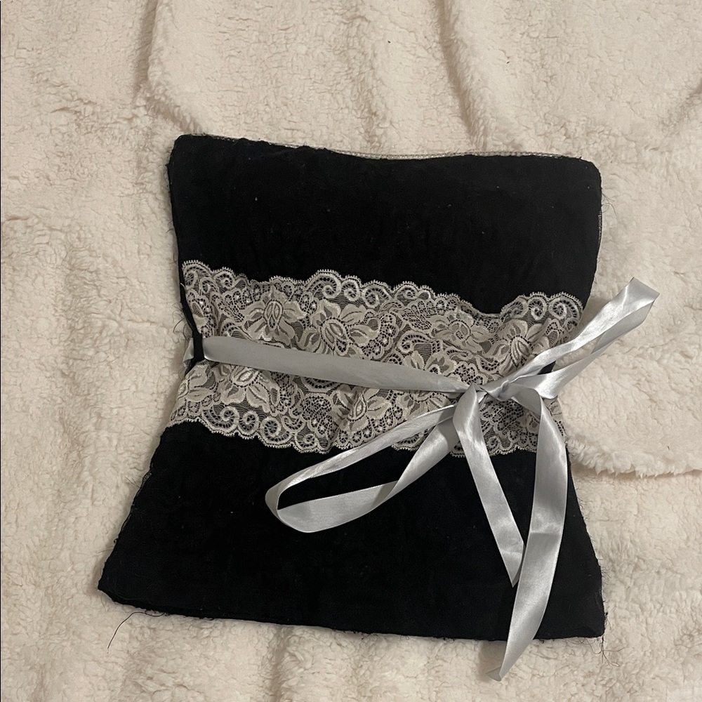 Body Central Black with White Lace Corset Y2K Going Out Top - Picture 2 of 9